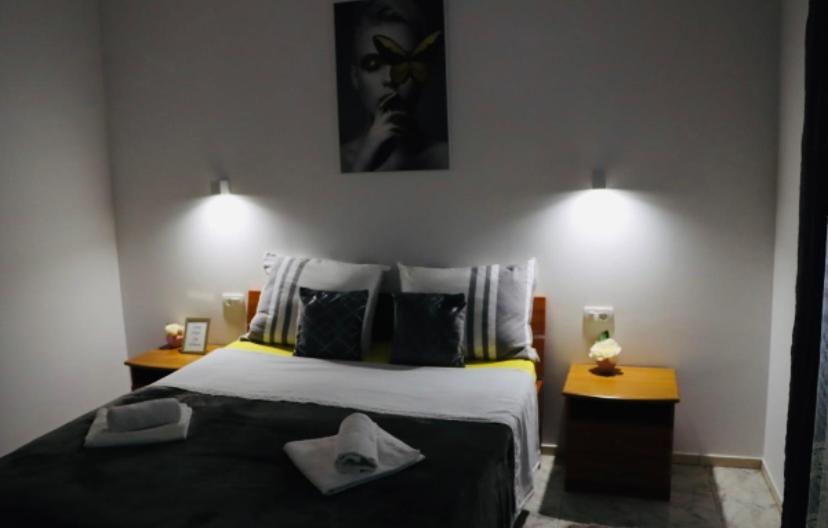 Iva Apartman Sa Bazenom Donji Zemunik Exterior foto