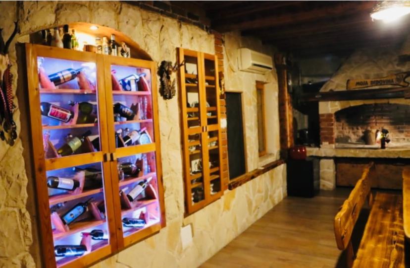 Iva Apartman Sa Bazenom Donji Zemunik Exterior foto